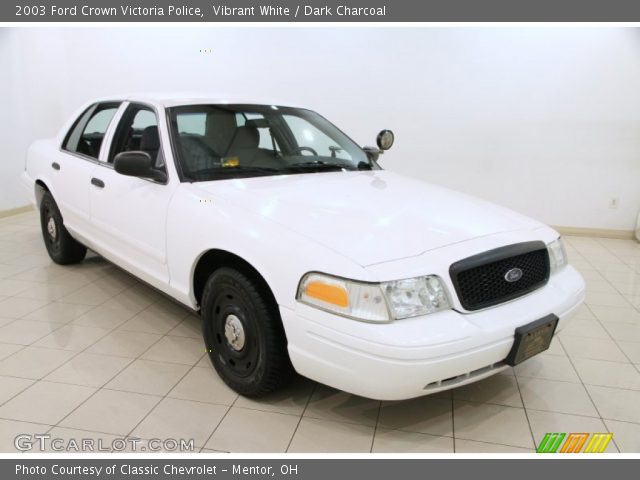 2003 Ford Crown Victoria Police in Vibrant White