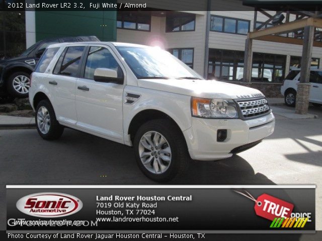 2012 Land Rover LR2 3.2 in Fuji White