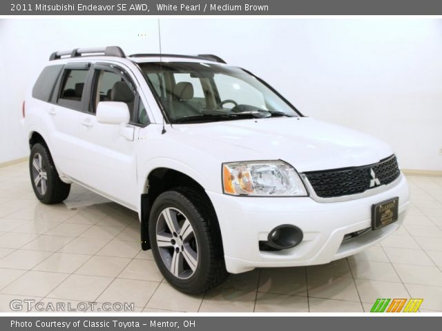 2011 Mitsubishi Endeavor SE AWD in White Pearl