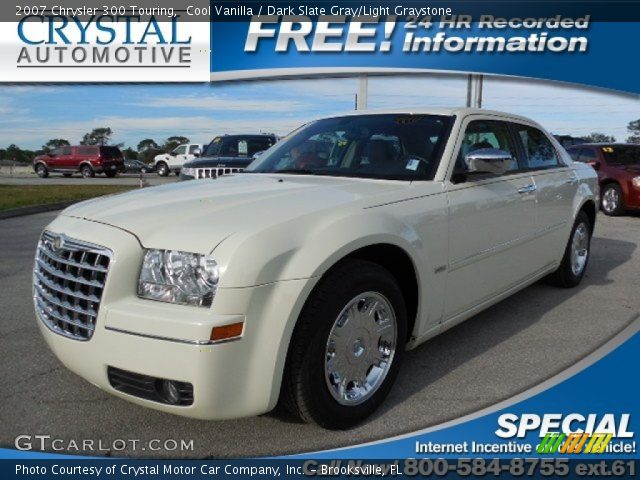 2007 Chrysler 300 Touring in Cool Vanilla