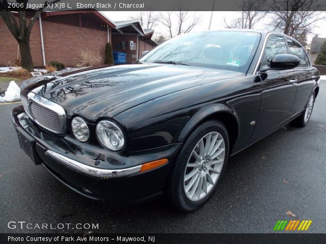 2006 Jaguar XJ XJ8 L in Ebony Black