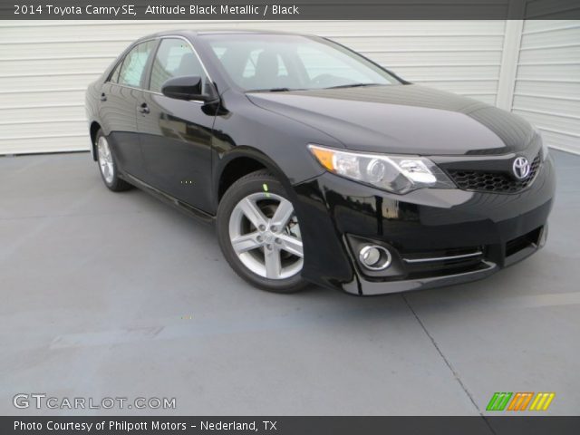2014 Toyota Camry SE in Attitude Black Metallic