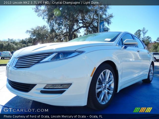 2013 Lincoln MKZ 3.7L V6 FWD in Crystal Champagne