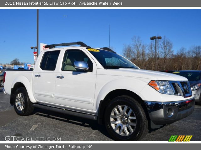 2011 Nissan Frontier SL Crew Cab 4x4 in Avalanche White