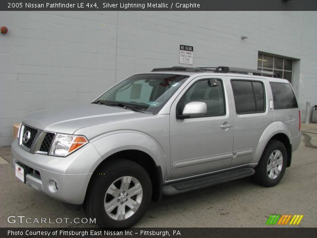 2005 Nissan Pathfinder LE 4x4 in Silver Lightning Metallic