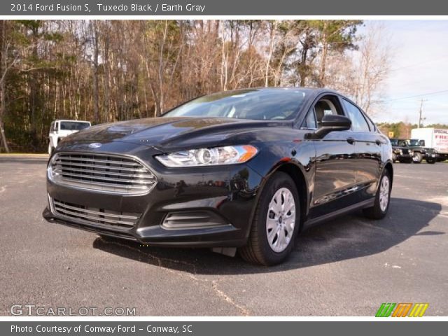 2014 Ford Fusion S in Tuxedo Black