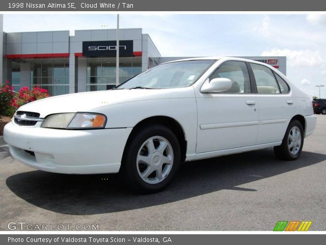1998 Nissan Altima SE in Cloud White