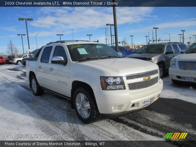 2009 Chevrolet Avalanche LTZ in White Diamond Tricoat