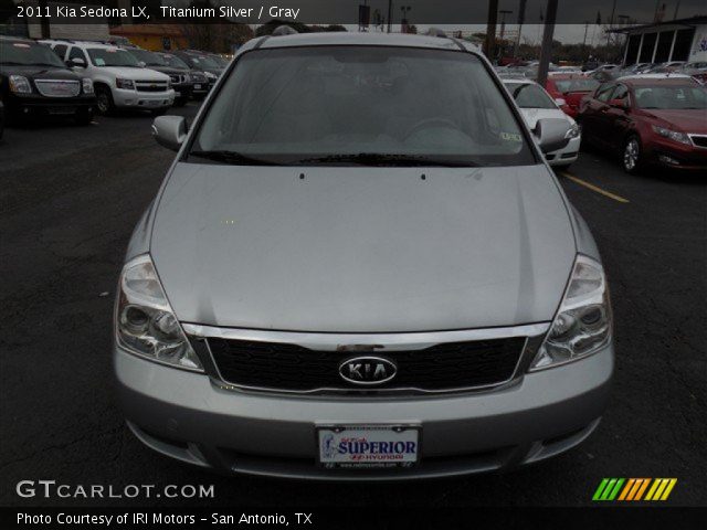 2011 Kia Sedona LX in Titanium Silver