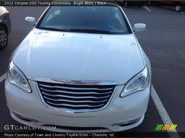 2012 Chrysler 200 Touring Convertible in Bright White