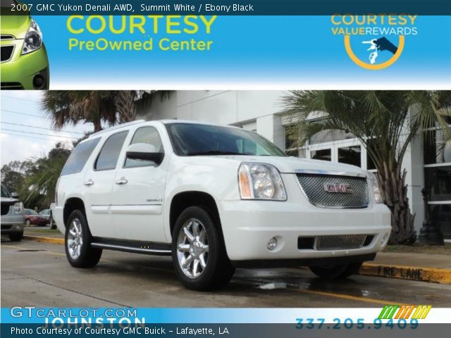 2007 GMC Yukon Denali AWD in Summit White