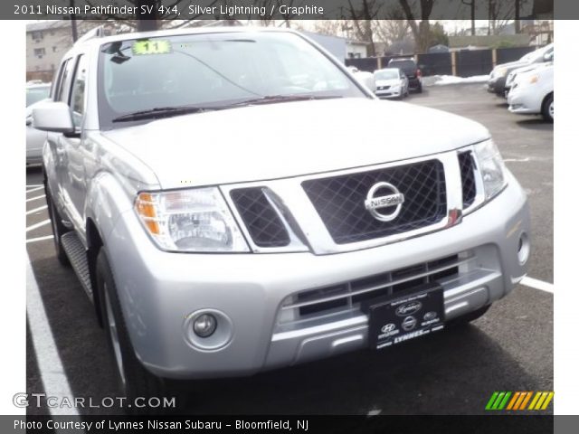 2011 Nissan Pathfinder SV 4x4 in Silver Lightning