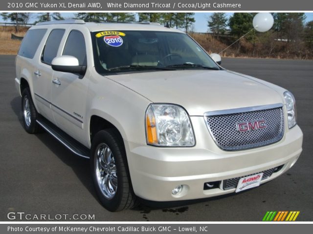 2010 GMC Yukon XL Denali AWD in White Diamond Tricoat