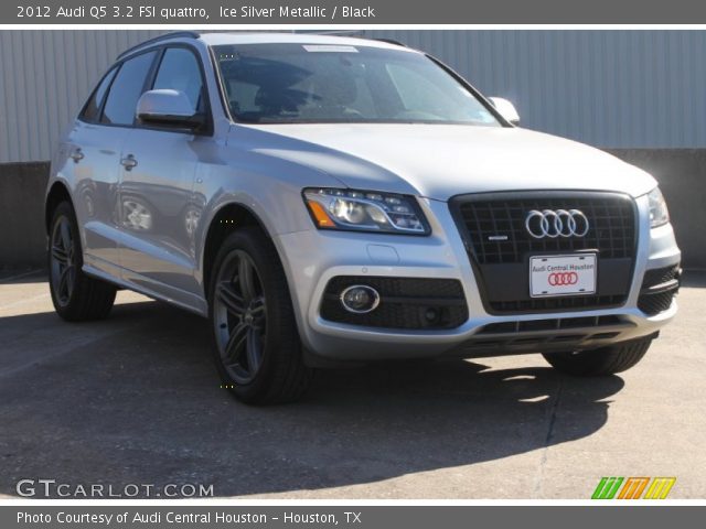 2012 Audi Q5 3.2 FSI quattro in Ice Silver Metallic
