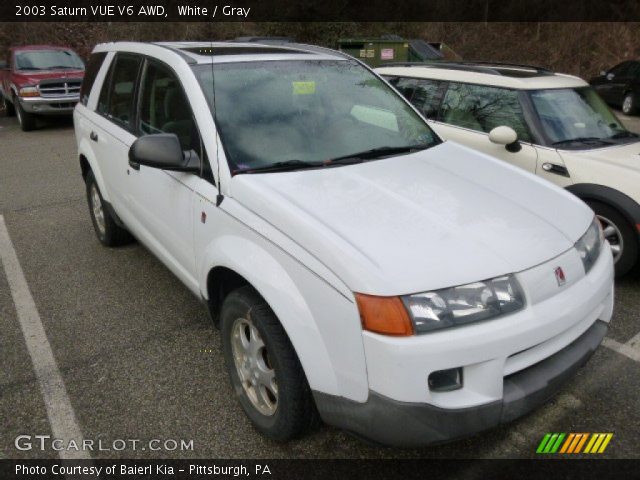 2003 Saturn VUE V6 AWD in White
