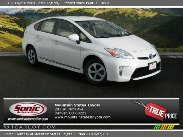 2014 Toyota Prius Three Hybrid in Blizzard White Pearl