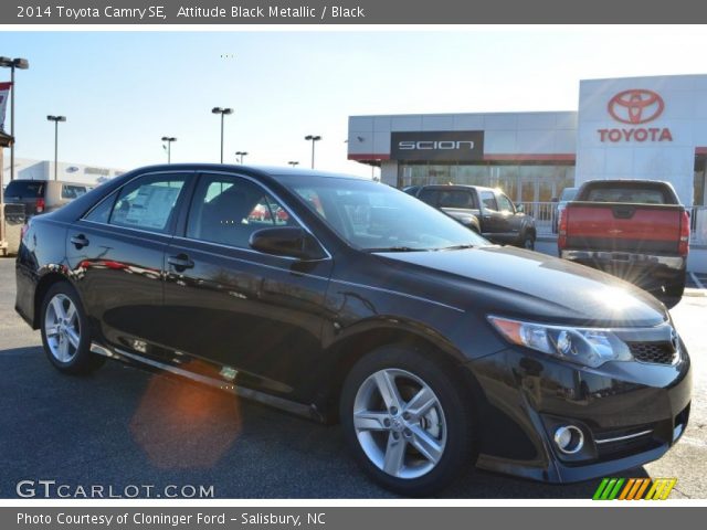 2014 Toyota Camry SE in Attitude Black Metallic
