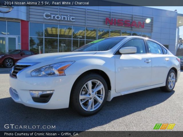 2014 Nissan Altima 2.5 SV in Pearl White