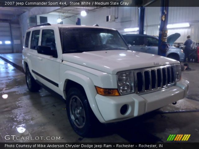 2007 Jeep Commander Sport 4x4 in Stone White
