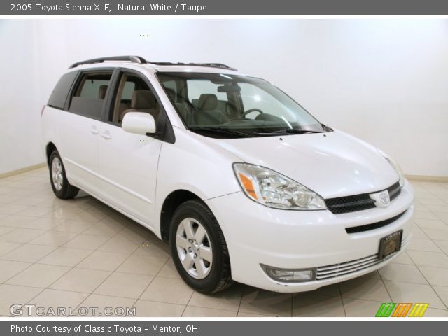 2005 Toyota Sienna XLE in Natural White