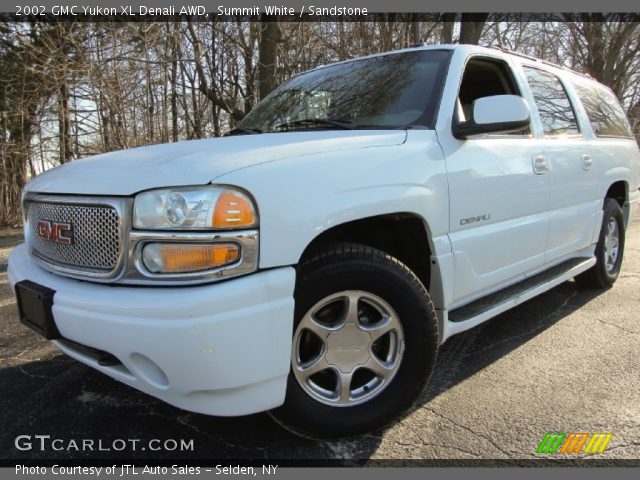 2002 GMC Yukon XL Denali AWD in Summit White