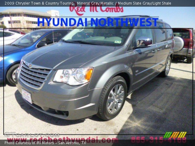 2009 Chrysler Town & Country Touring in Mineral Gray Metallic
