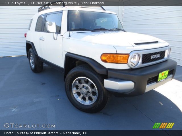 2012 Toyota FJ Cruiser 4WD in Iceberg White