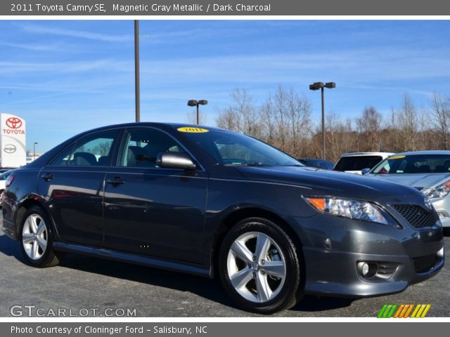 2011 Toyota Camry SE in Magnetic Gray Metallic