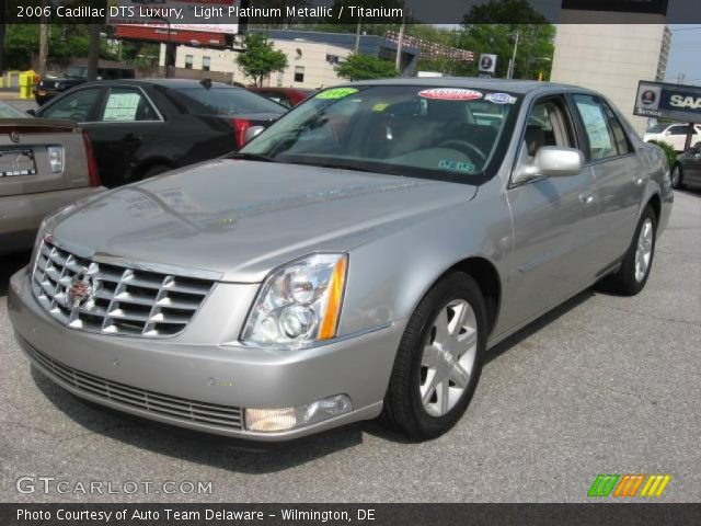 2006 Cadillac DTS Luxury in Light Platinum Metallic