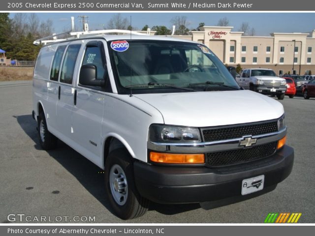 2005 Chevrolet Express 2500 Commercial Van in Summit White