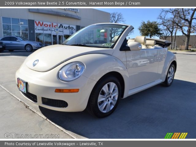 2009 Volkswagen New Beetle 2.5 Convertible in Harvest Moon Beige