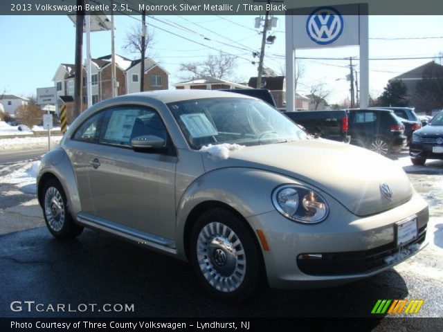 2013 Volkswagen Beetle 2.5L in Moonrock Silver Metallic