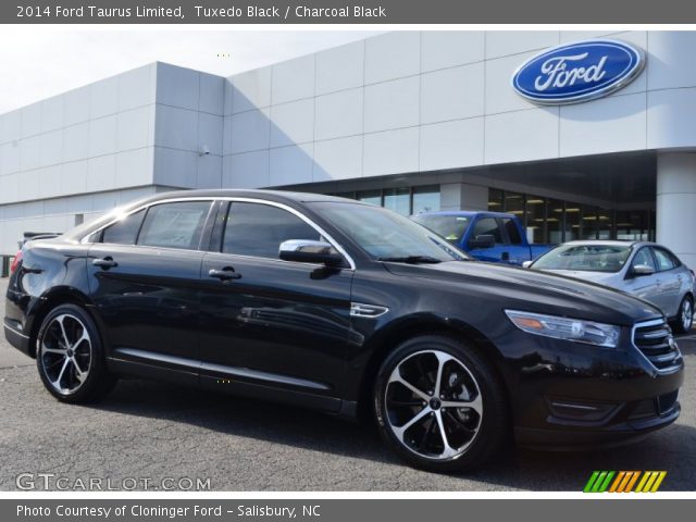 2014 Ford Taurus Limited in Tuxedo Black