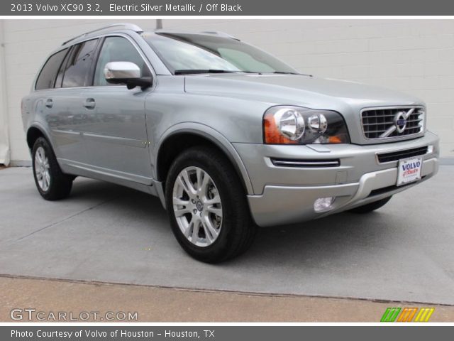 2013 Volvo XC90 3.2 in Electric Silver Metallic