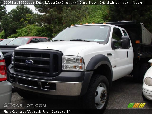 2006 Ford F550 Super Duty XL SuperCab Chassis 4x4 Dump Truck in Oxford White
