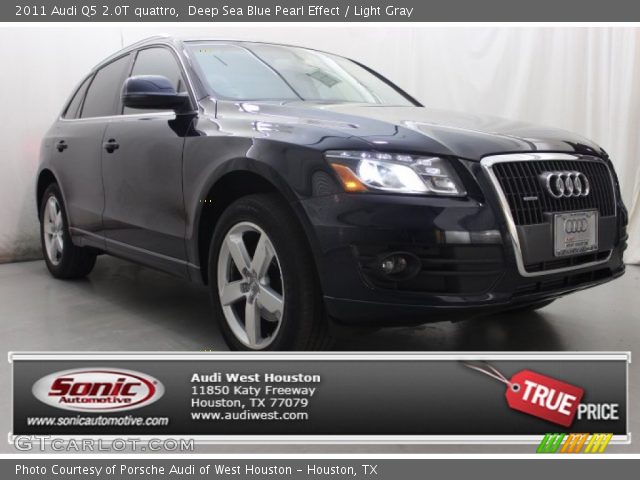 2011 Audi Q5 2.0T quattro in Deep Sea Blue Pearl Effect