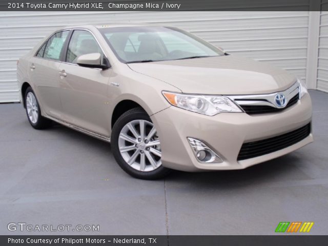 2014 Toyota Camry Hybrid XLE in Champagne Mica