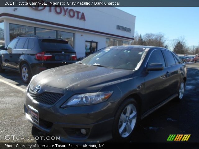 2011 Toyota Camry SE in Magnetic Gray Metallic