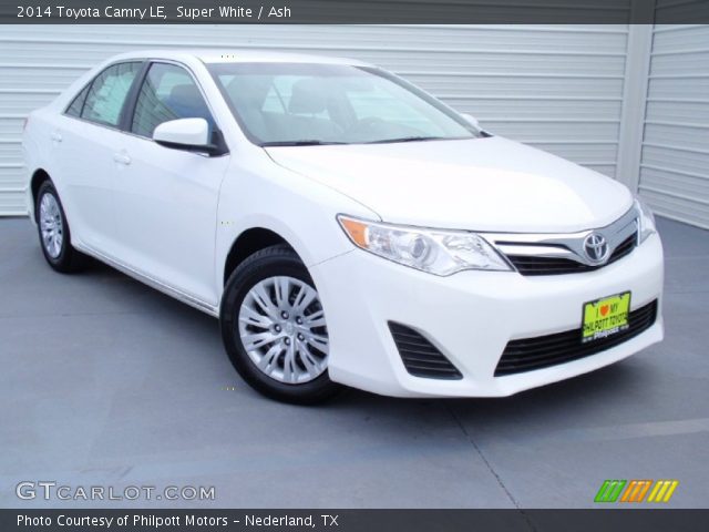 2014 Toyota Camry LE in Super White