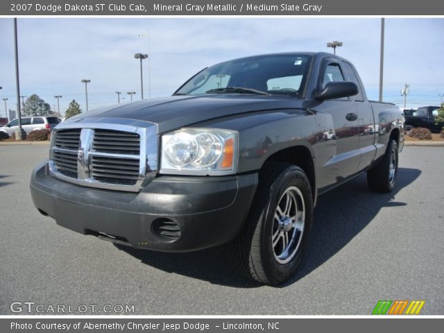 2007 Dodge Dakota ST Club Cab in Mineral Gray Metallic