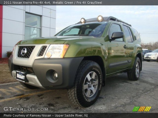 2011 Nissan Xterra Pro-4X 4x4 in Metallic Green