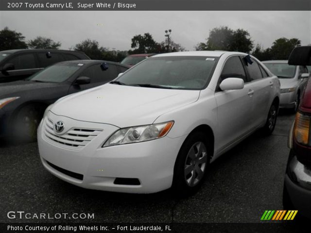 2007 Toyota Camry LE in Super White