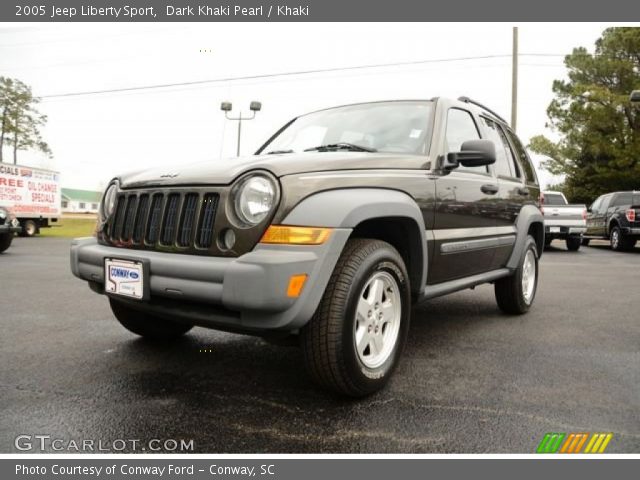2005 Jeep Liberty Sport in Dark Khaki Pearl