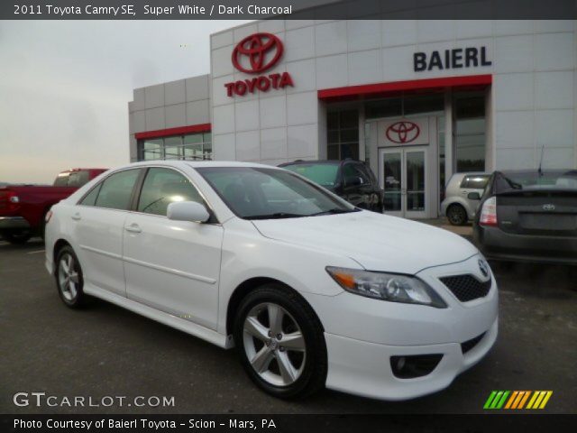 2011 Toyota Camry SE in Super White