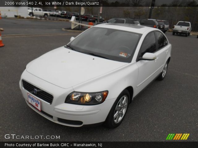 2006 Volvo S40 2.4i in Ice White