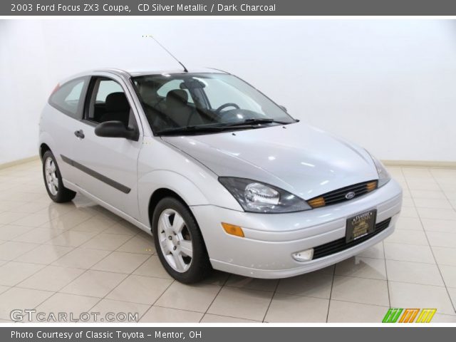 2003 Ford Focus ZX3 Coupe in CD Silver Metallic
