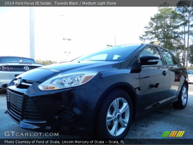 2014 Ford Focus SE Sedan in Tuxedo Black