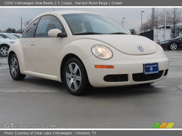 2006 Volkswagen New Beetle 2.5 Coupe in Harvest Moon Beige