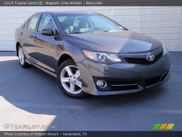 2014 Toyota Camry SE in Magnetic Gray Metallic