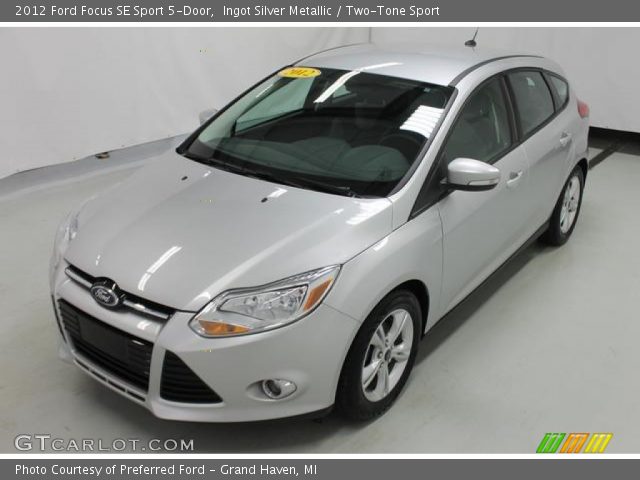 2012 Ford Focus SE Sport 5-Door in Ingot Silver Metallic